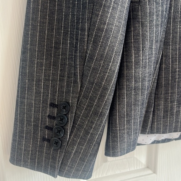 Express Gray Pinstripe One Button Closure Lined Blazer Jacket Size 8 - Picture 5 of 9
